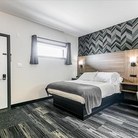Manitoulin Motel Little Current ภายนอก รูปภาพ